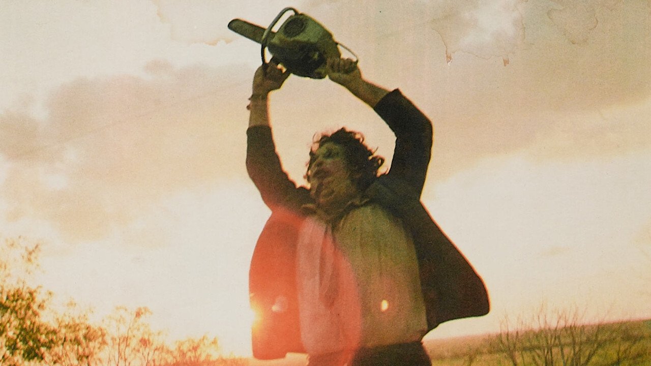 La matanza de Texas: El amanecer sangriento del terror moderno (o cómo Tobe Hooper nos regaló pesadillas con motosierra y cero presupuesto)